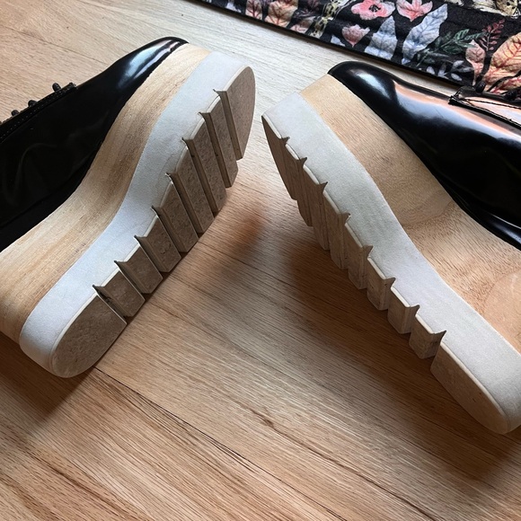 Jeffrey Campbell Black Patent Leather Platforms - Picture 3 of 4